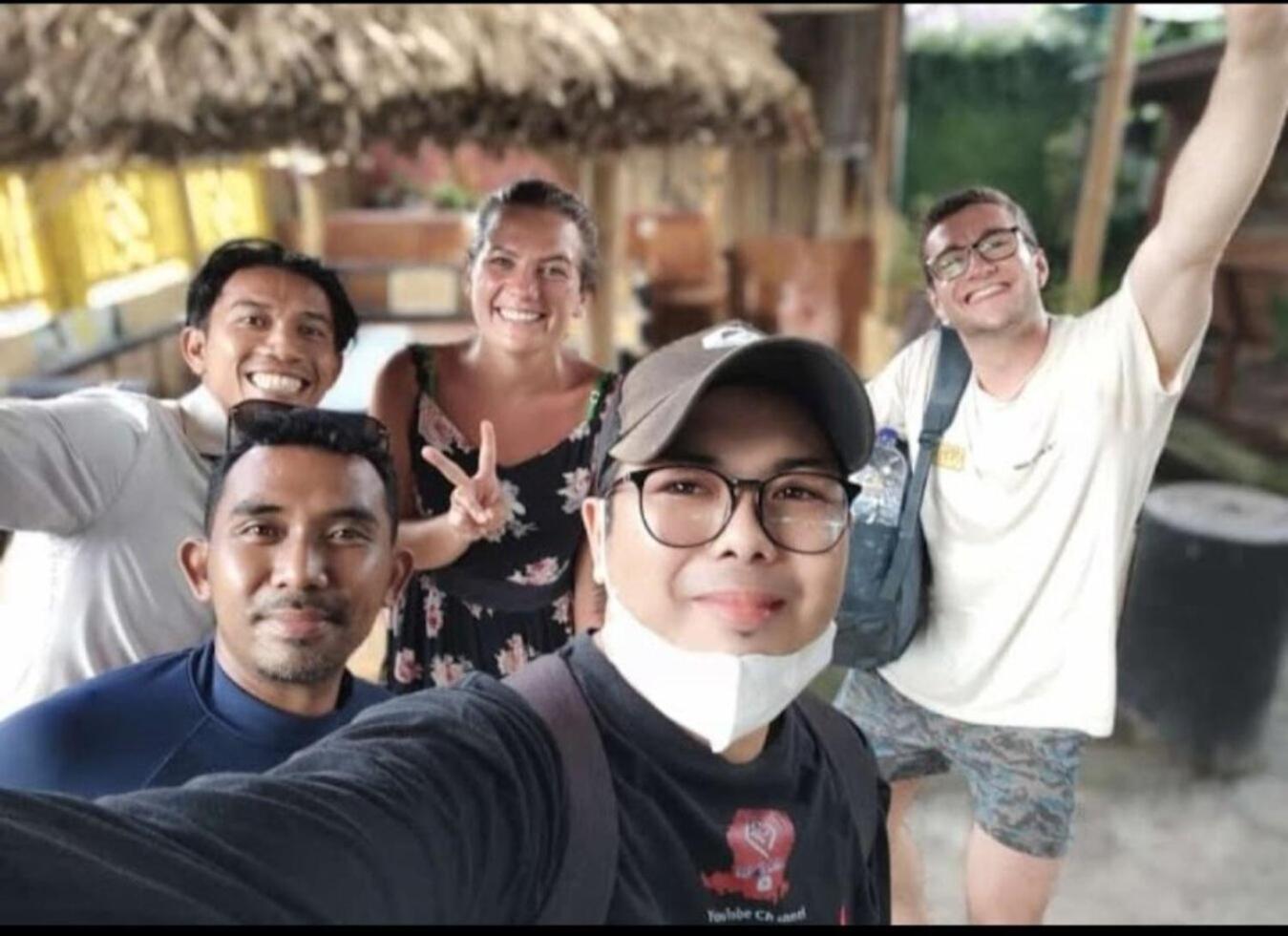 Bujak Permai Villa Matahari Lombok Ntb Praya Esterno foto