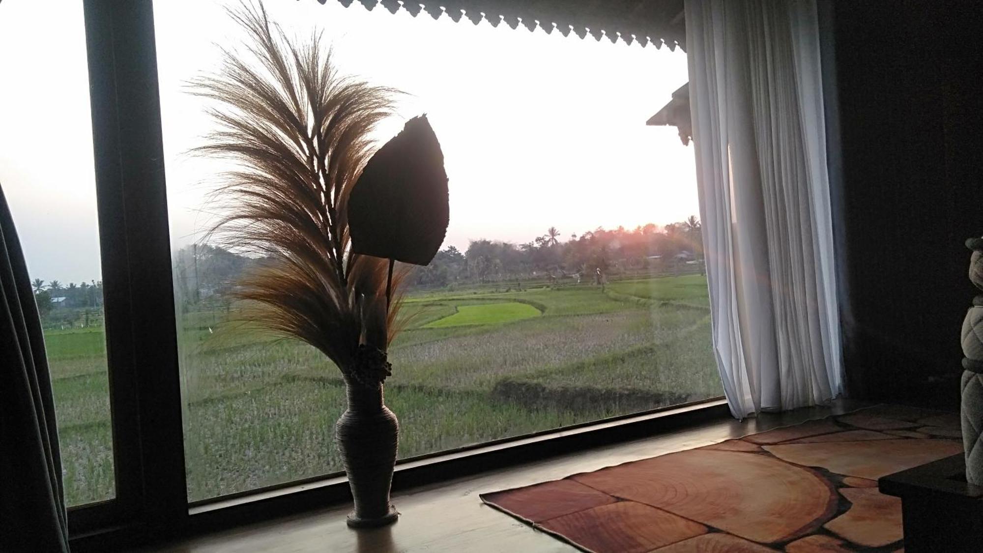 Bujak Permai Villa Matahari Lombok Ntb Praya Esterno foto