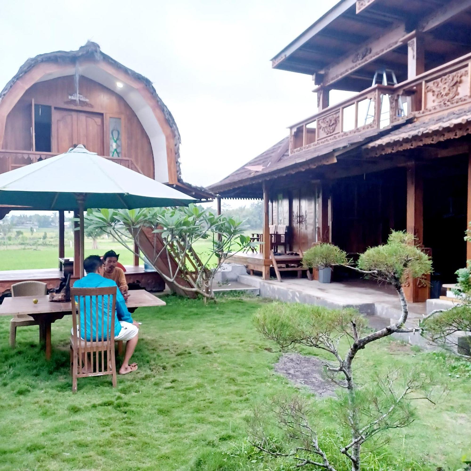 Bujak Permai Villa Matahari Lombok Ntb Praya Esterno foto