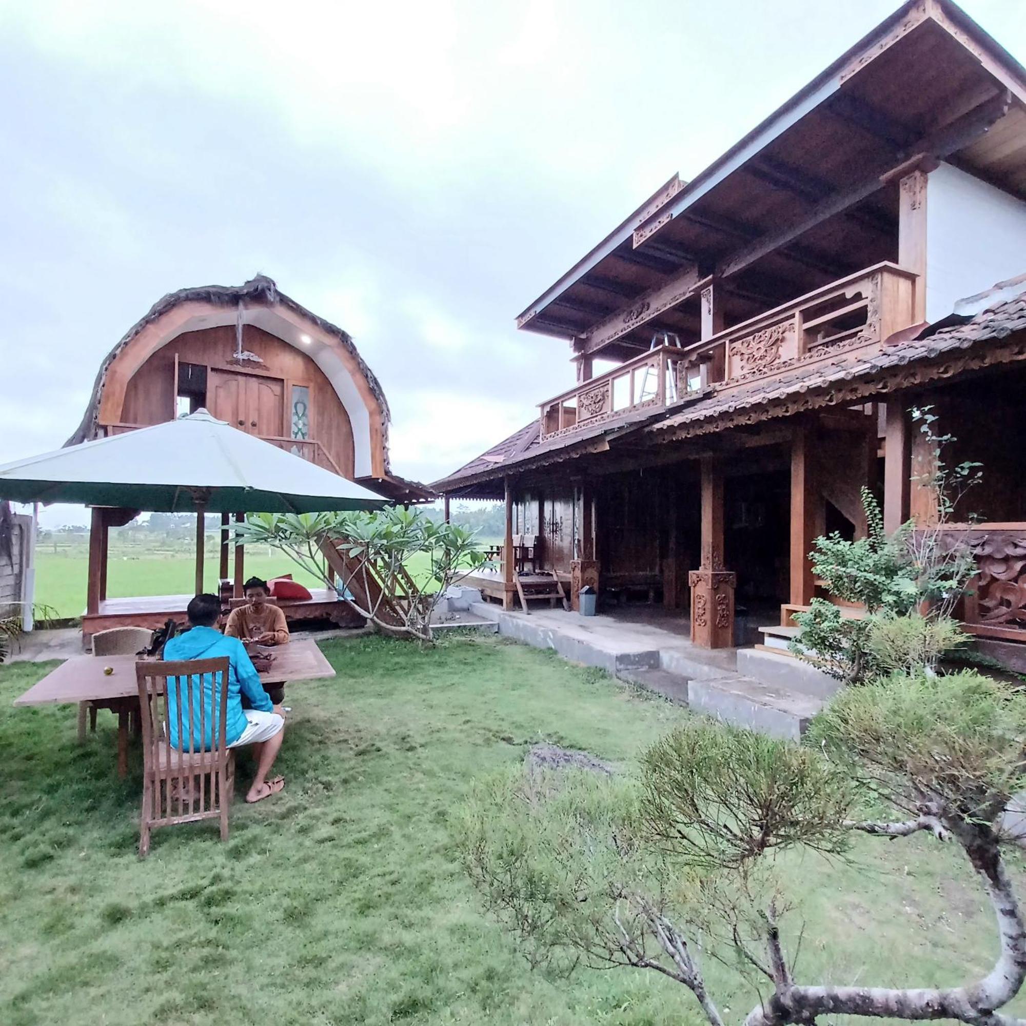Bujak Permai Villa Matahari Lombok Ntb Praya Esterno foto