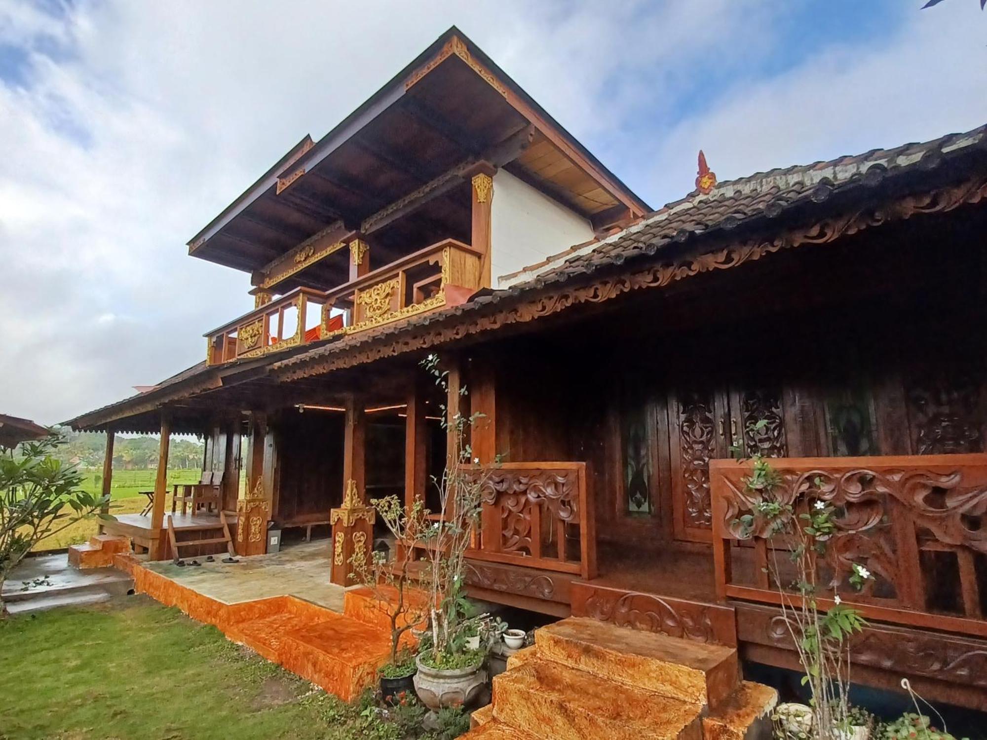 Bujak Permai Villa Matahari Lombok Ntb Praya Esterno foto