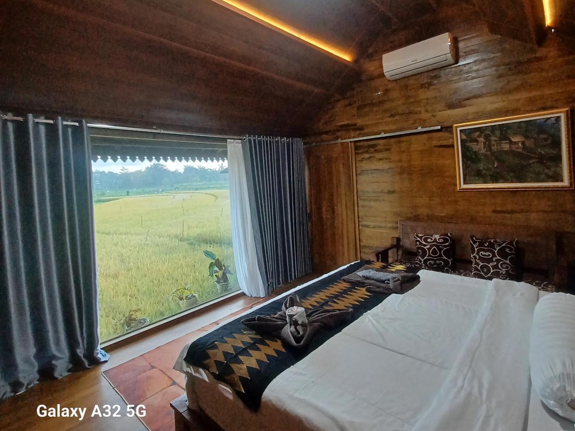 Bujak Permai Villa Matahari Lombok Ntb Praya Esterno foto