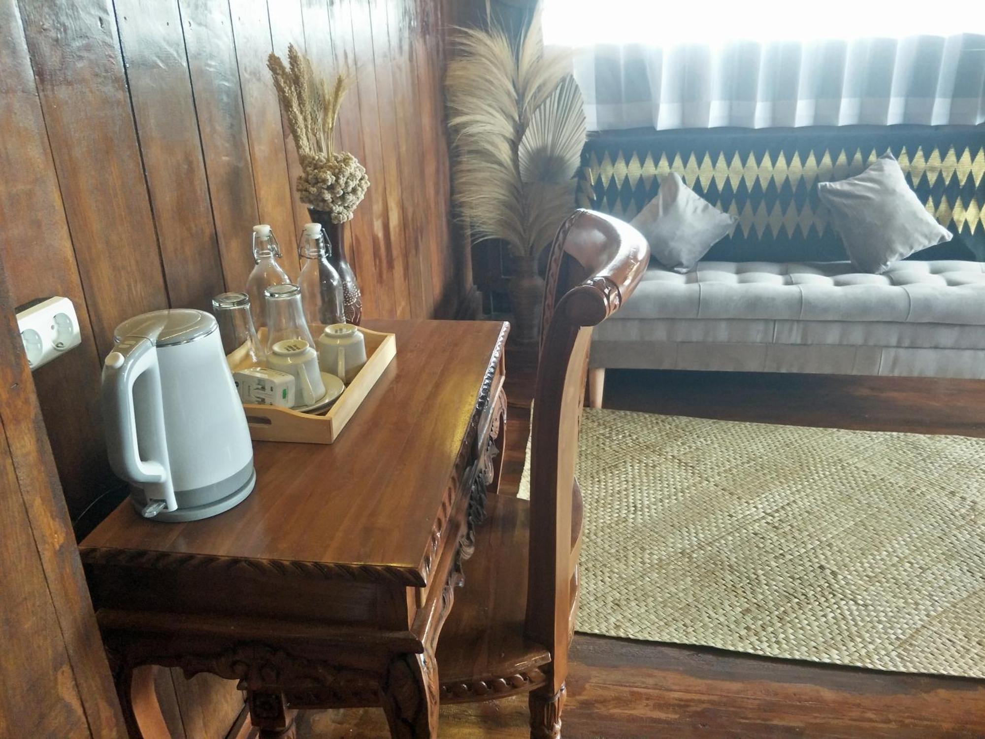 Bujak Permai Villa Matahari Lombok Ntb Praya Esterno foto